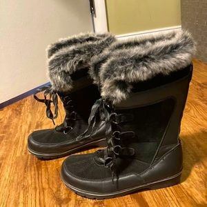 Snow boots